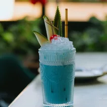 Koktel od tropske plave spiruline