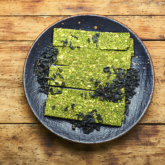 Domaći čips s algama kelp i spirulinom