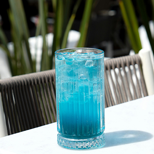 Hidratantni sportski napitak s plavom spirulinom